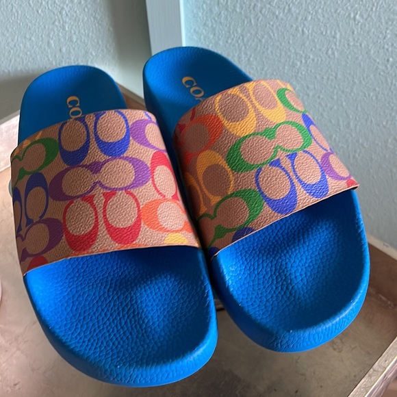 COACH Men's Signature Pride Slide Sandal Size 10 NWT in Rainbow - Picture 2 of 5